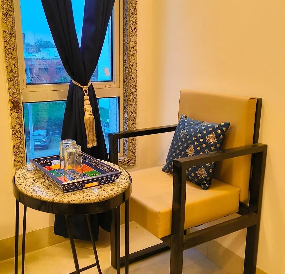 Luxury Hotel With Swimming Pool In Udaipur 5*,